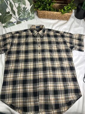 Vintage Chaps Ralph Lauren Men’s Classic Black and Tan Plaid Button-Up Shirt- L